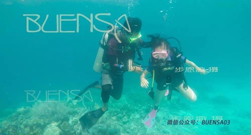 李湘现身李维嘉直播间，两人依旧默契十足，魅力不减当年