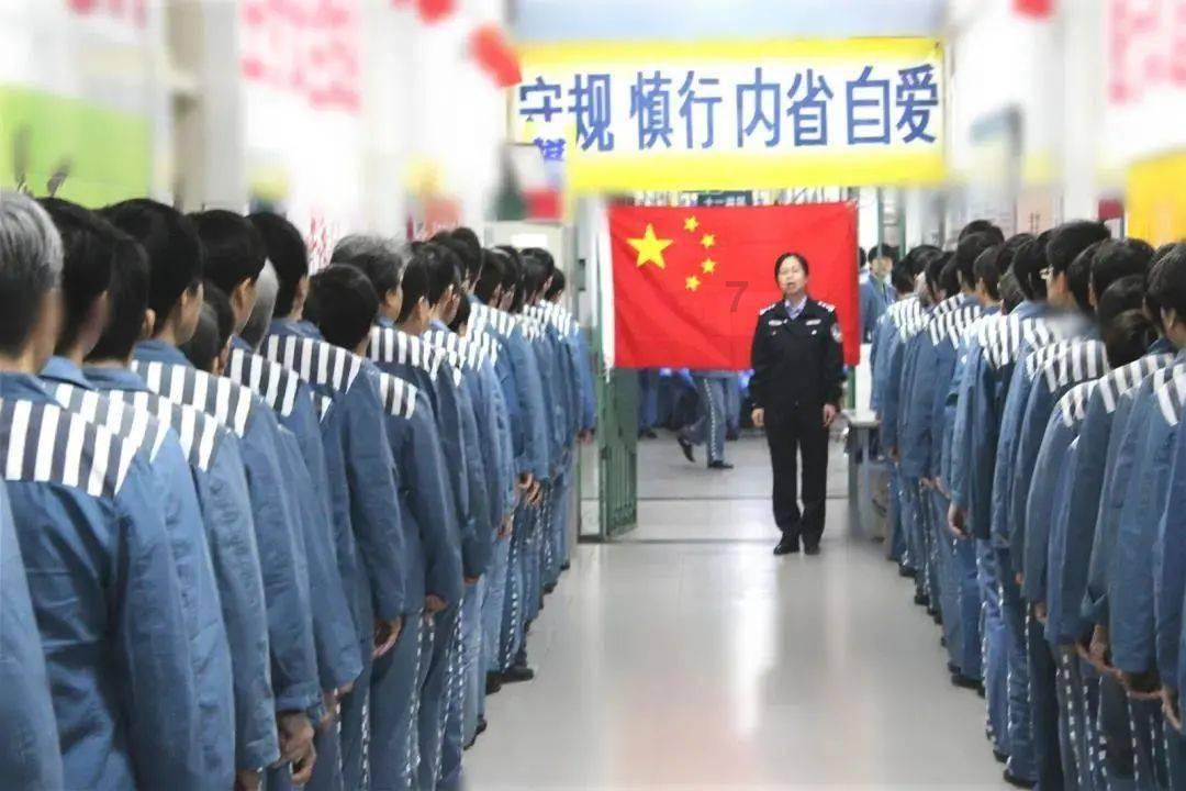 河南南阳:迅速查明独树镇英才学校火灾原因,严肃追究相关责任